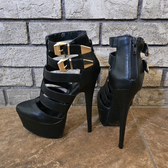 Black | CHARLOTTE RUSSE | Elle Buckle Bootie - Picture 1 of 5